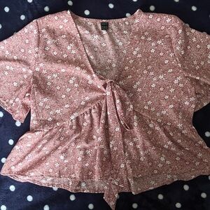 SHEIN Floral Crop Top